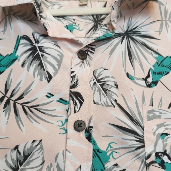 Maui Maui Pale Pink Toucan Tropical Print‎ Short Sleeve Hawaiian Overshirt - Picture 7 of 9